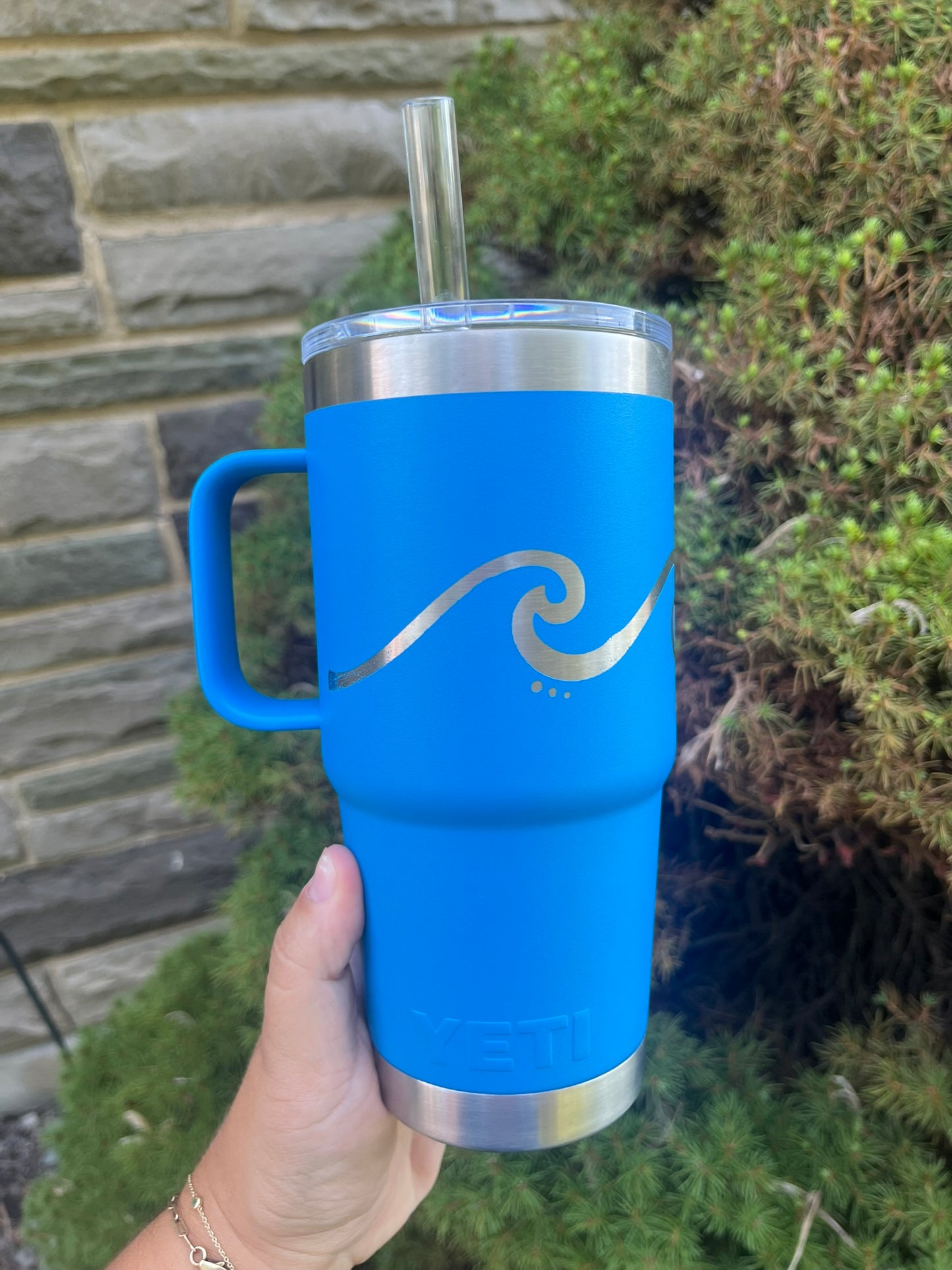 Blue 25oz. Yeti Wave Tumbler